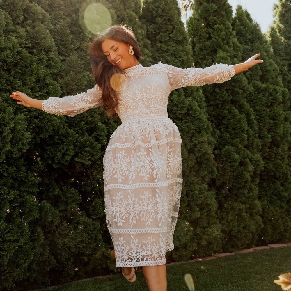 Ivy City Sicily Dress champagne lining